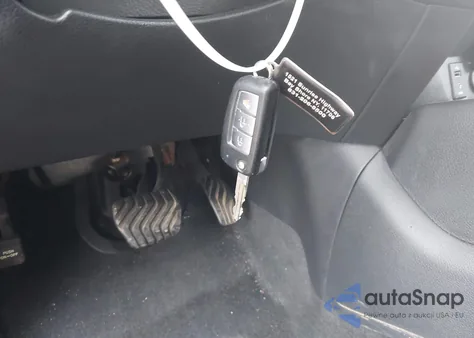 2016 Nissan Rogue S из США, поврежденный, VIN KNMAT2MV6GP616803